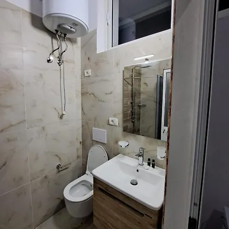 Pushimi Regis * Velipojë